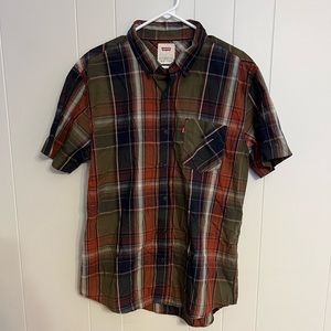 Levi’s plaid short sleeve button-down size‎ L